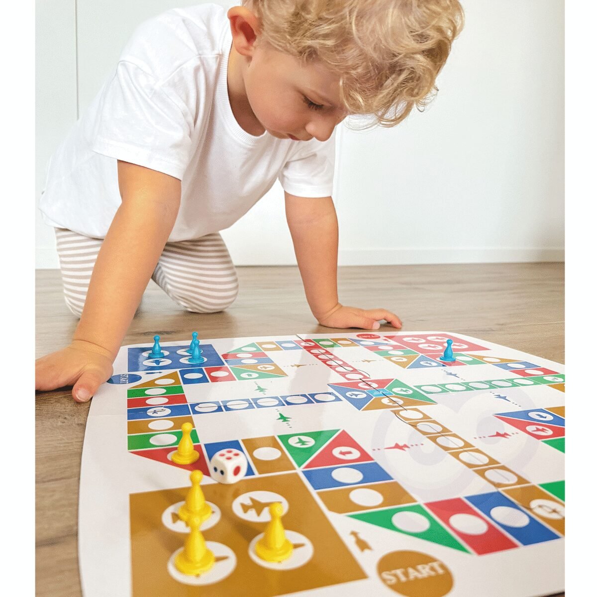 Stalo žaidimų rinkinys du viename: mažasis detektyvas ir kiniškos šaškės – Paveikslėlis 5