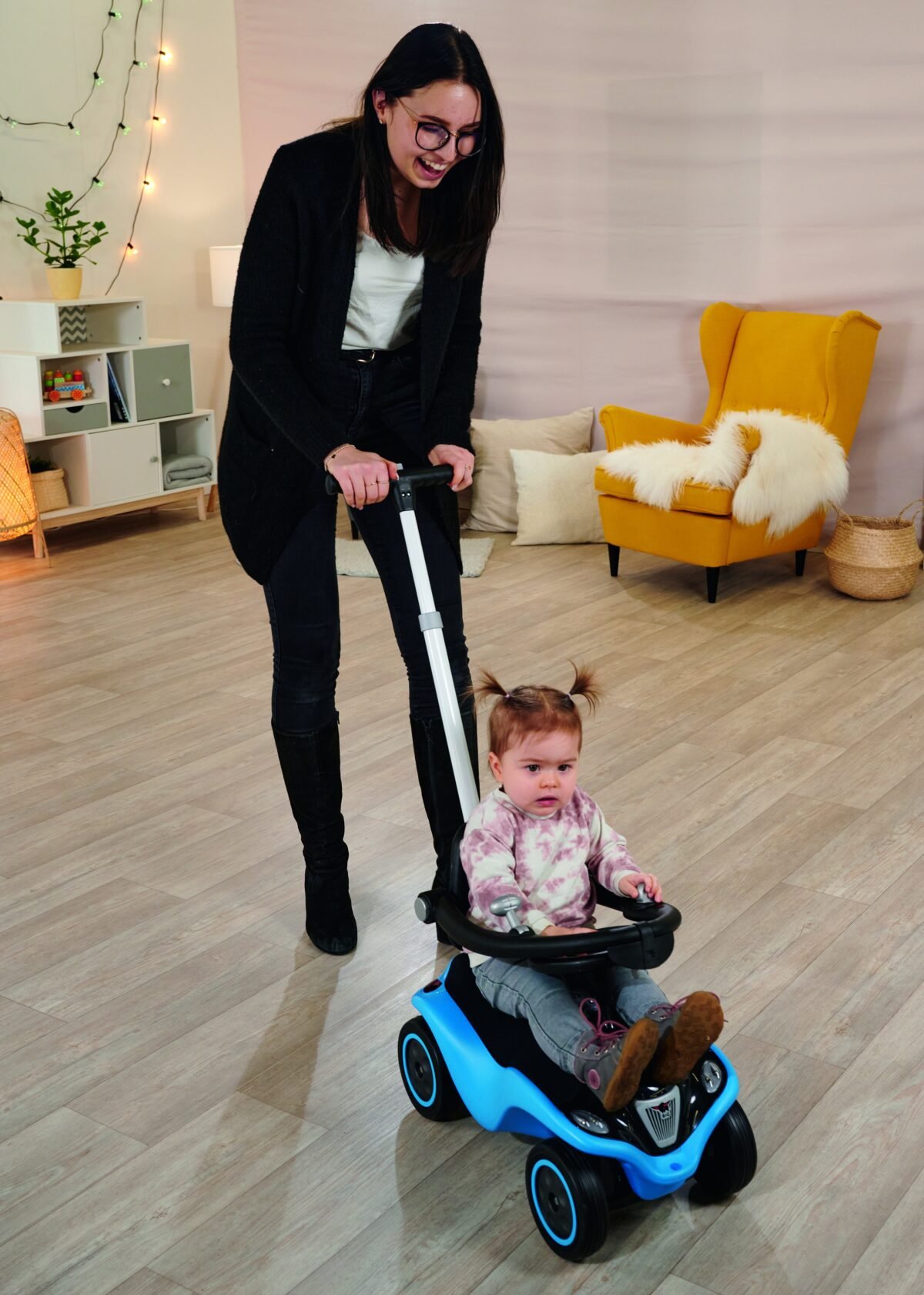 Stumiamoji rankena BIG Bobby Car automobiliukui su atlošu ir apsauga – Paveikslėlis 2