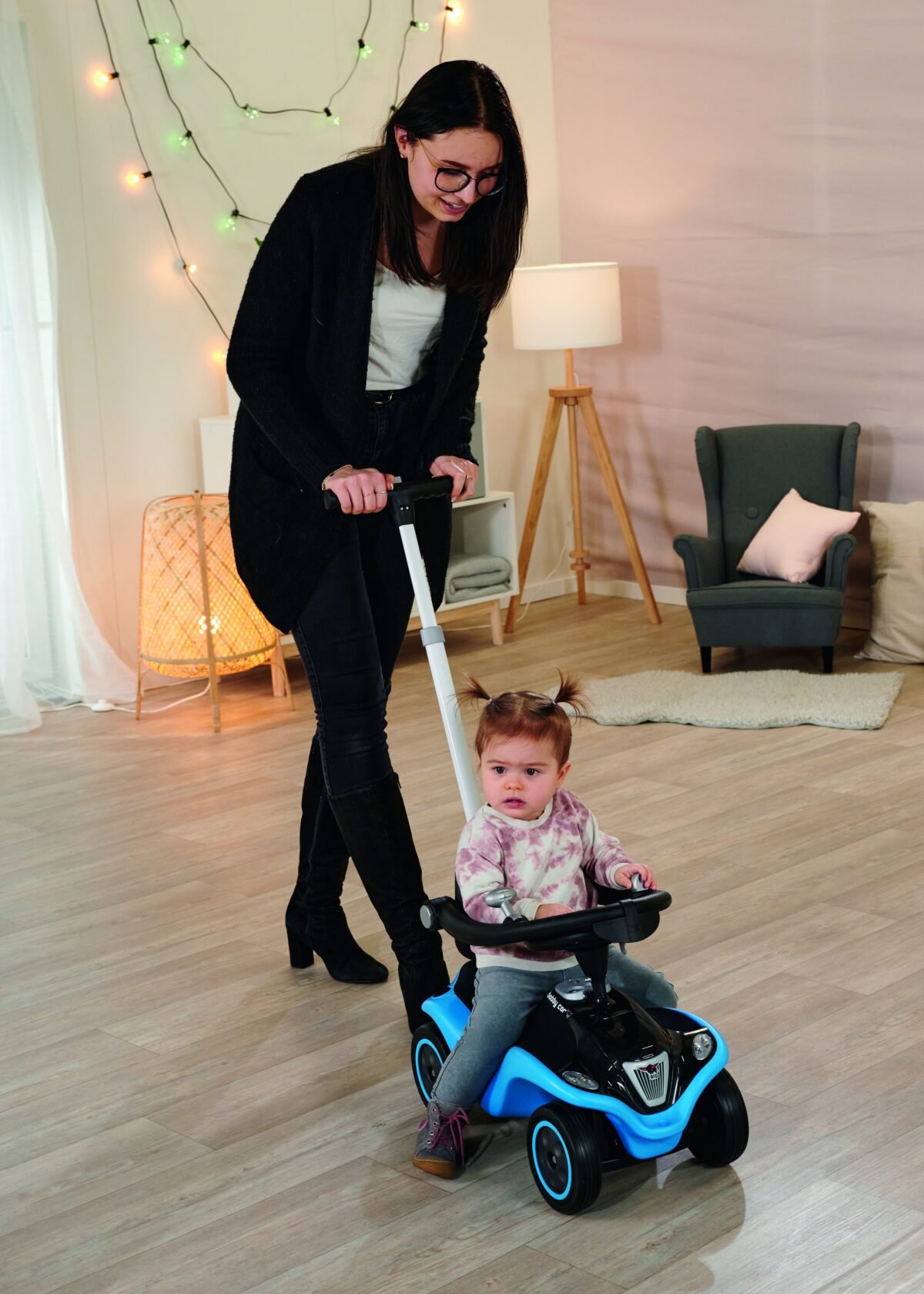 Stumiamoji rankena BIG Bobby Car automobiliukui su atlošu ir apsauga – Paveikslėlis 3