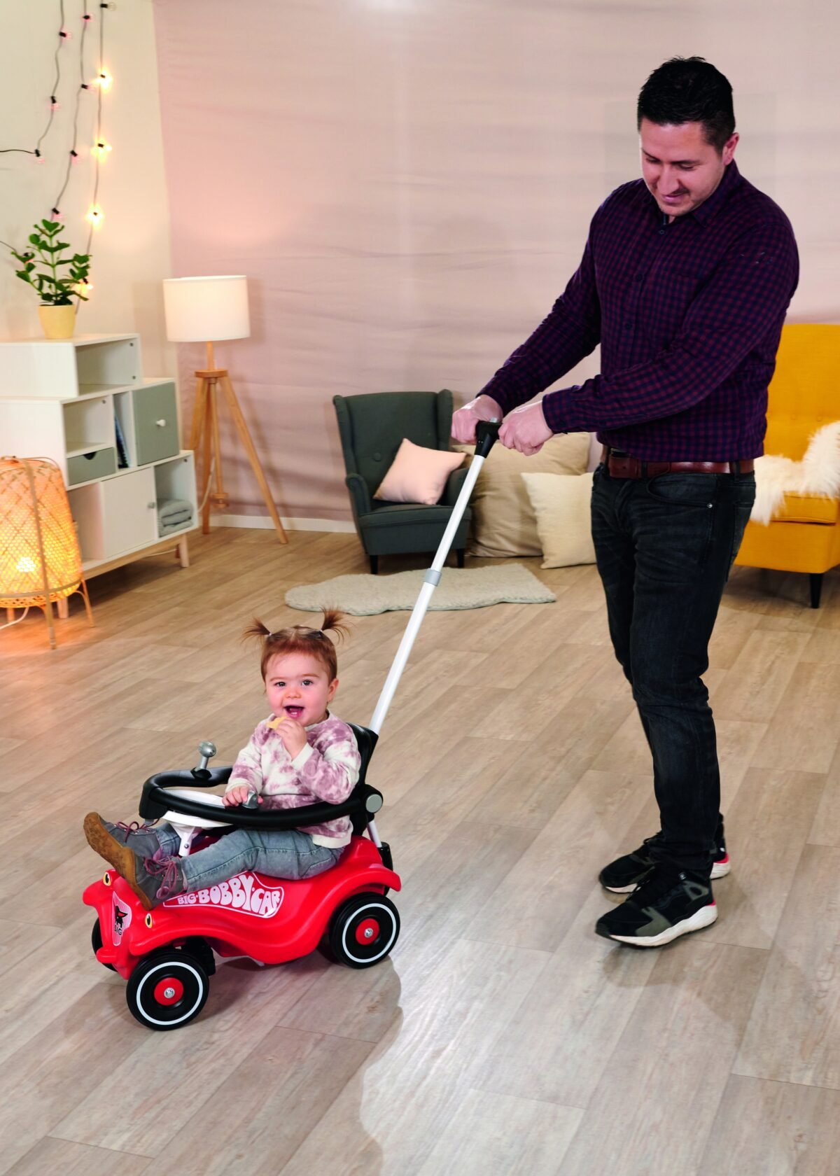 Stumiamoji rankena BIG Bobby Car automobiliukui su atlošu ir apsauga – Paveikslėlis 5