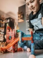 Šviečiančios magnetinės kaladėlės kamuoliukų trasai, 49 dalių rinkinys