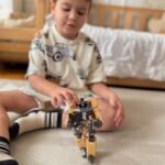 Transformuojantis robotas-tankas 3in1 su revolveriu ir strėlytėmis, rudas – Paveikslėlis 3