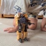 Transformuojantis robotas-tankas 3in1 su revolveriu ir strėlytėmis, rudas – Paveikslėlis 8