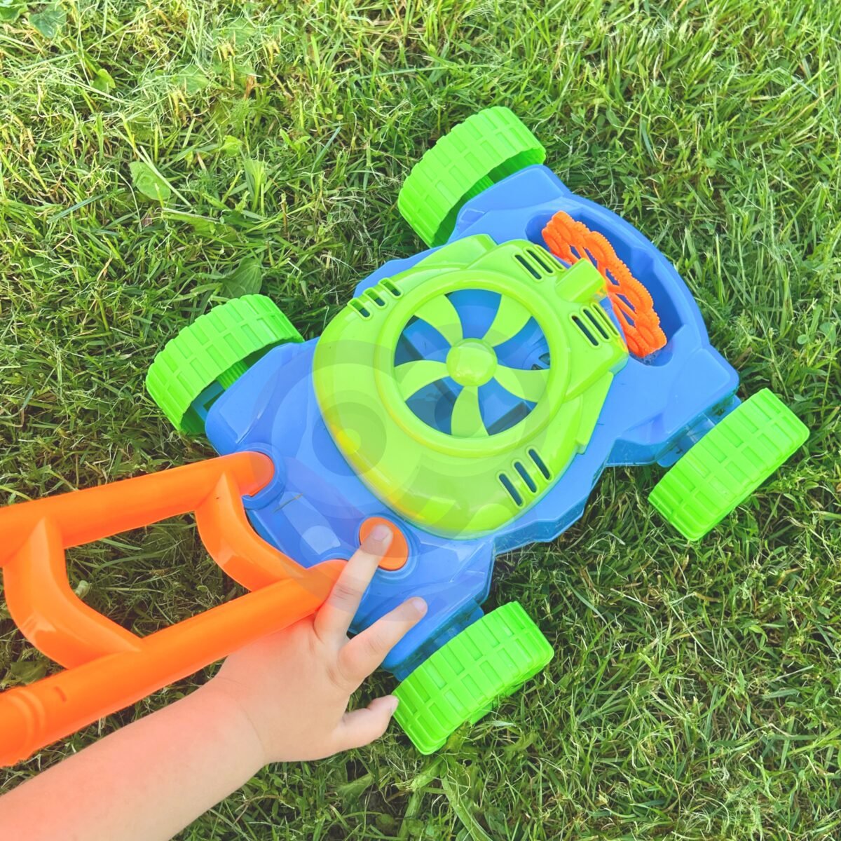 Vejapjovė su muilo burbuliukais ir garsais – Paveikslėlis 5