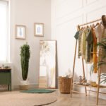 Viso ūgio sieninis veidrodis su pušiniu rėmu – Paveikslėlis 2