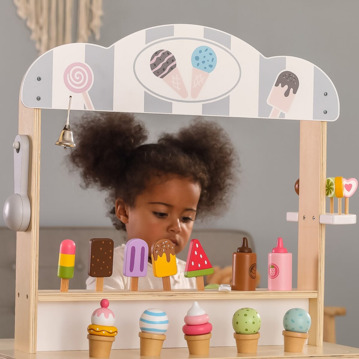 Žaidimų parduotuvėlės rinkinys: cukrainė ir ledainė – Paveikslėlis 4