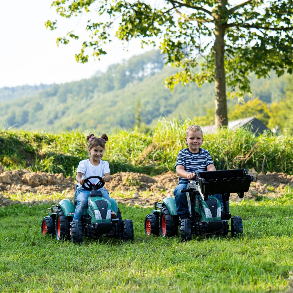 Minamas traktorius su priekaba – Paveikslėlis 3