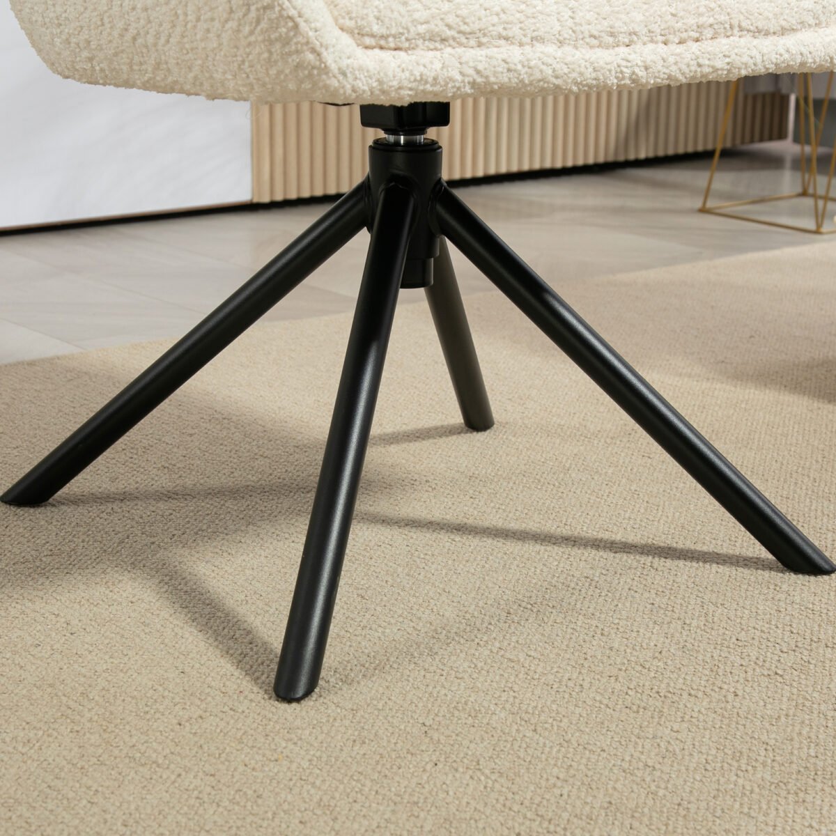 Pasukamas fotelis su itin patogia sėdyne – Paveikslėlis 9