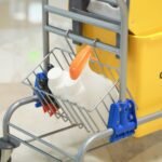 26 litrų talpos valymo vežimėlis su išgręžikliu