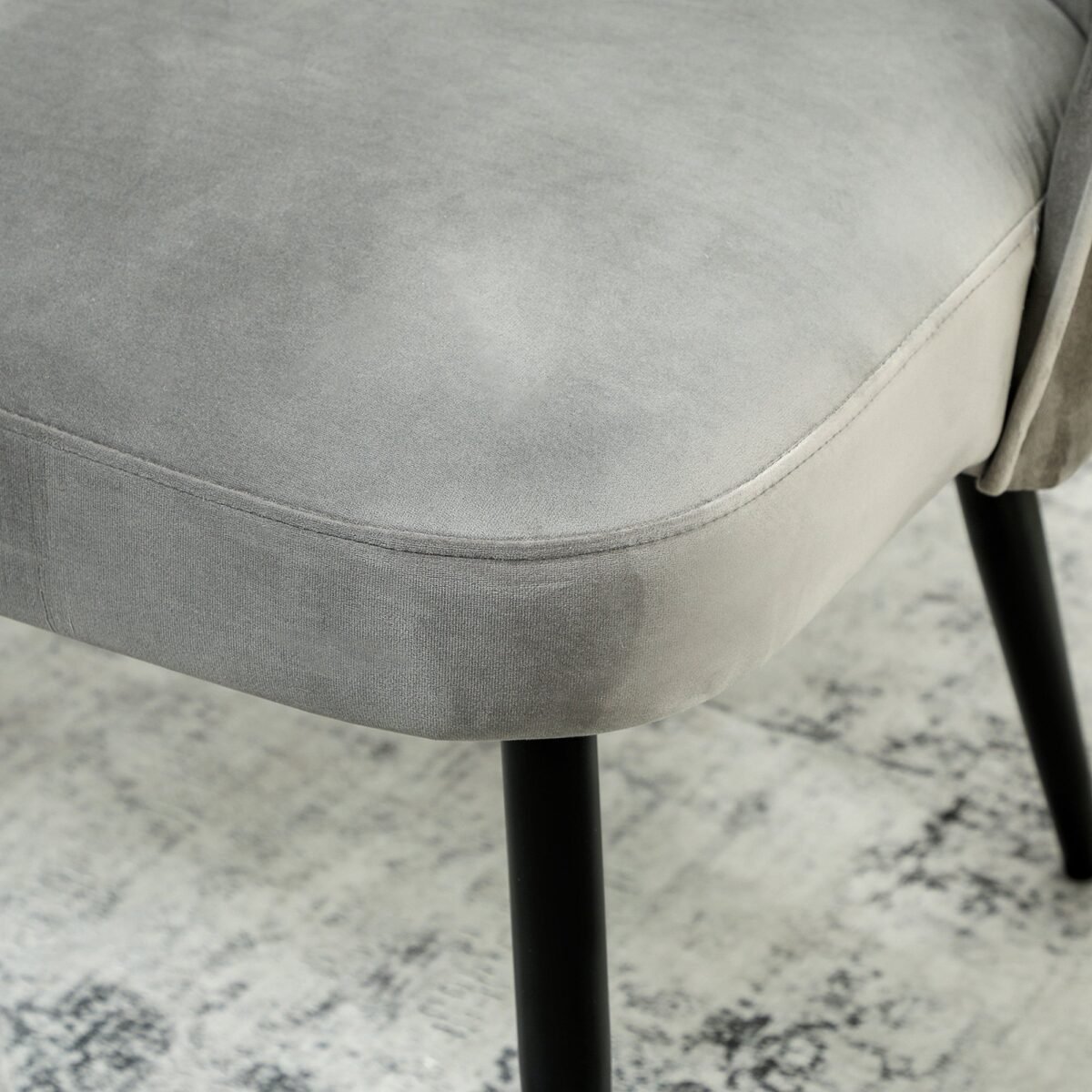 Dvivietė moderni aksominė sofa – Paveikslėlis 9