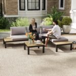 staliuku ir patogiomis pagalvėlėmis