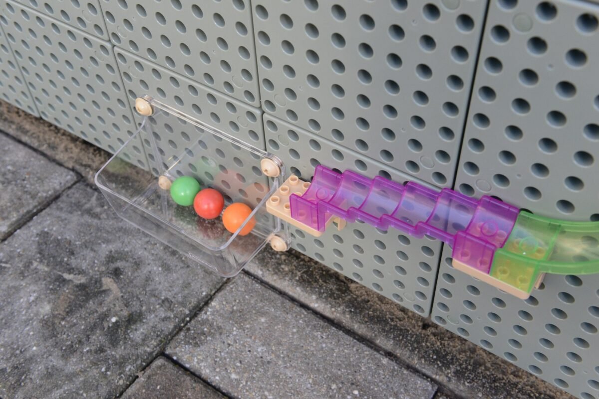 Edukacinis konstravimo rinkinys kamuoliukų trasai su STEAM lenta, 209 dalys – Paveikslėlis 26