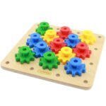 Medinė Montessori konstravimo lenta su krumpliaračiais – Paveikslėlis 6