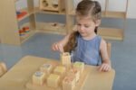 Medinis sensorinis garsų rūšiavimo žaidimas Montessori