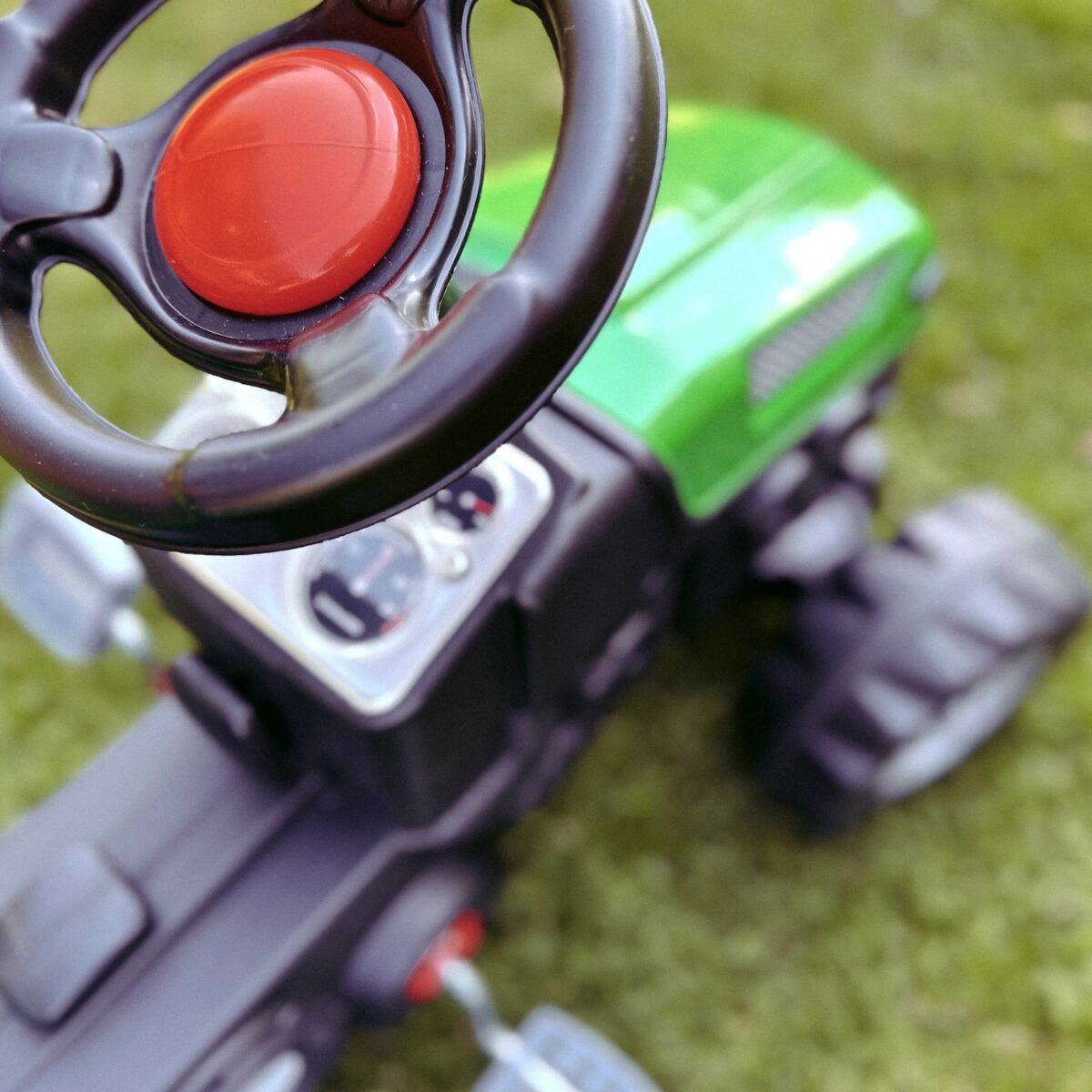 Minamas traktorius su savivarte priekaba ir tyliais ratais – Paveikslėlis 7