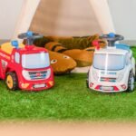 Paspiriamasis greitosios pagalbos automobilis su signalu ir daiktadėže
