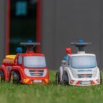 Paspiriamasis greitosios pagalbos automobilis su signalu ir daiktadėže