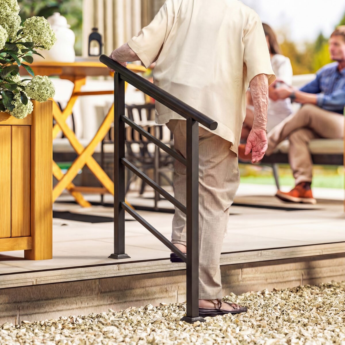 Reguliuojamo kampo laiptų turėklas 1-3 laipteliams – Paveikslėlis 2