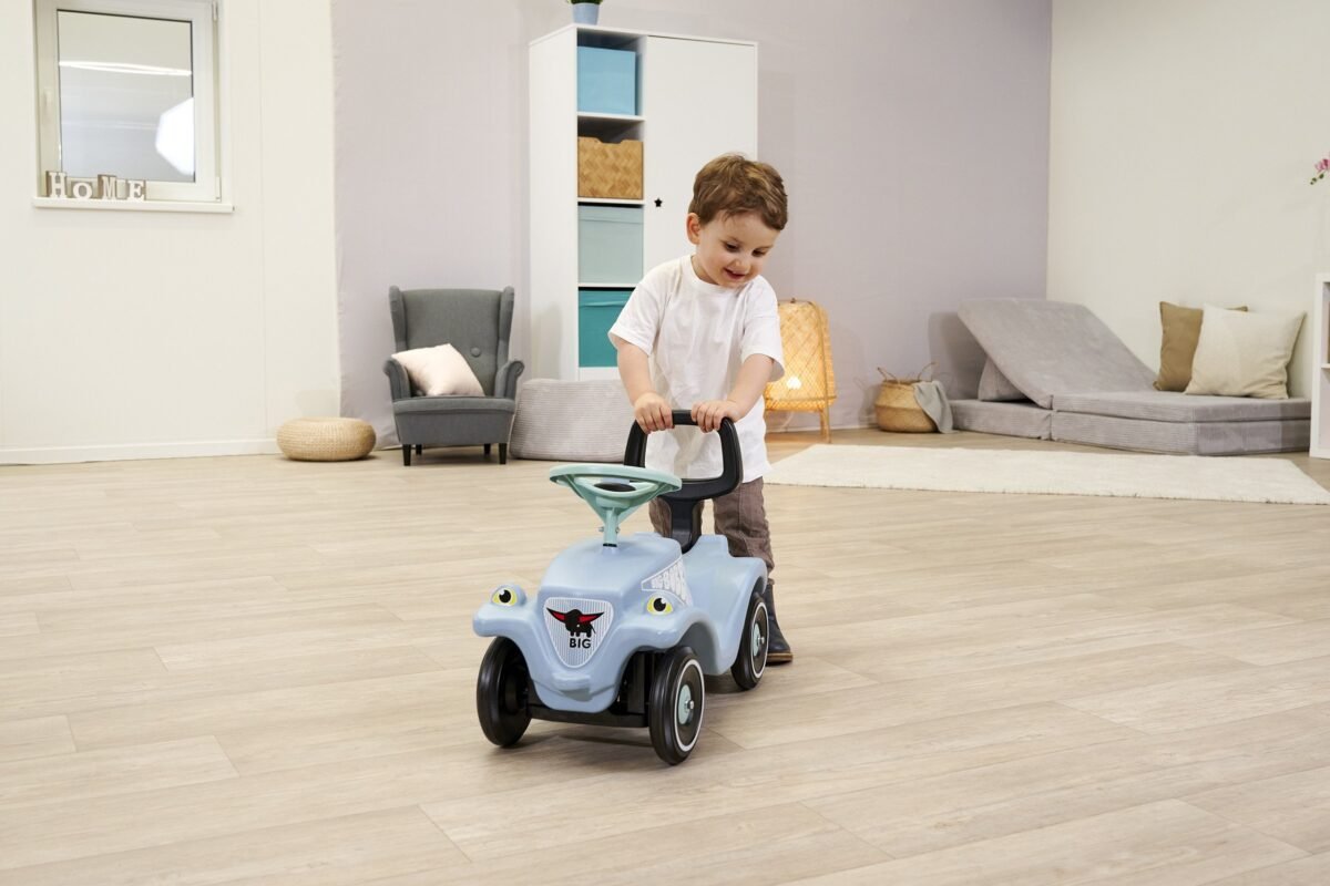 Mašinėlė paspirtukas su stumduku – Paveikslėlis 4