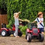Valtra S4 pedalinis traktorius vaikams su priekaba