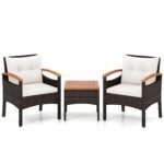 3 dalių lauko baldų komplektas: PE ratano krėslai su akacijos medienos elementais ir staliukas (Smėlio spalvos)