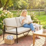 3 vietų pinta lauko sofa su medžio imitacijos porankiais ir nuimamomis pagalvėlėmis – Paveikslėlis 2