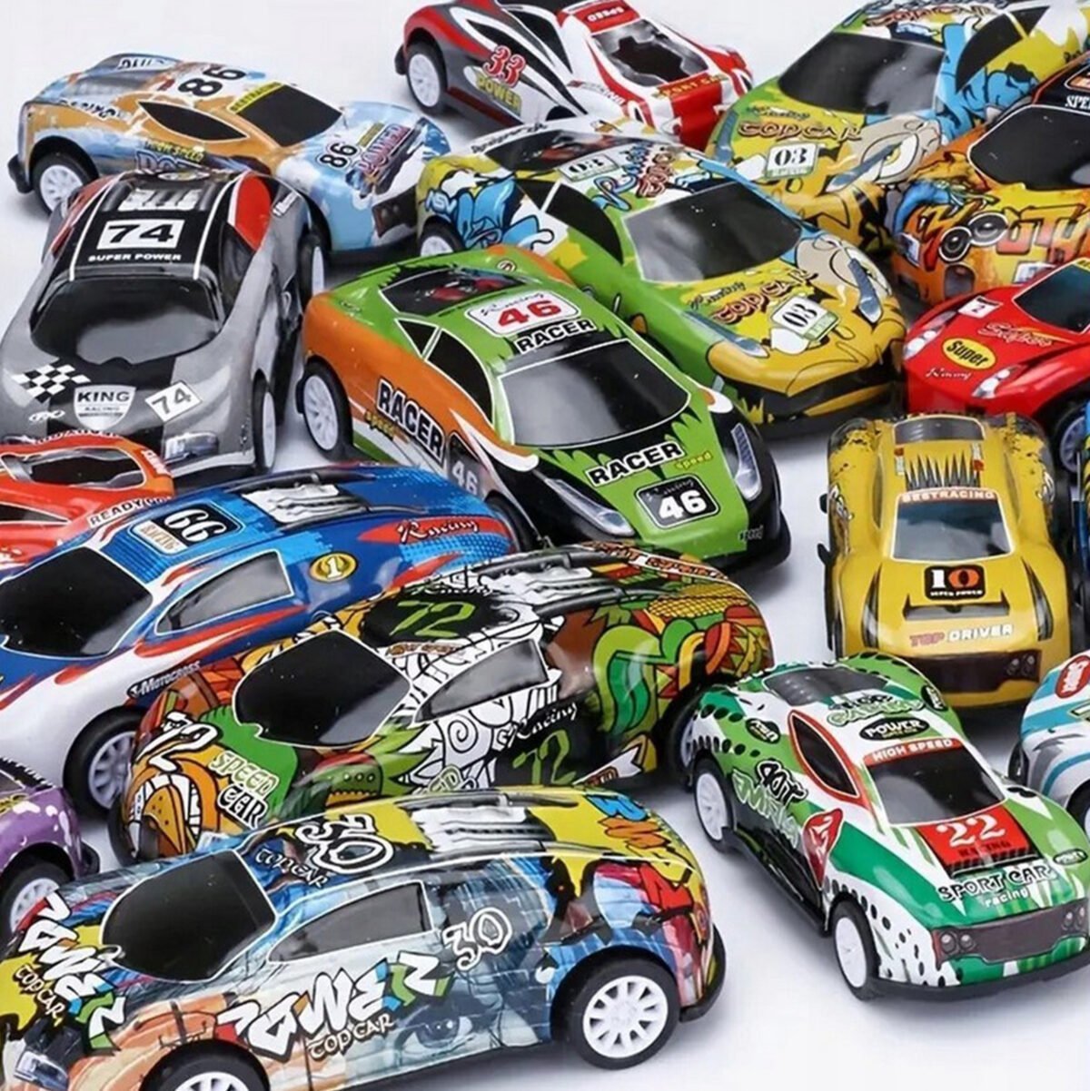 30 dalių lenktyninių automobiliukų rinkinys su dėže – Paveikslėlis 4