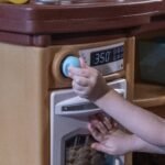 Didelė vaikiška žaidimų virtuvėlė su garsais, šviesomis ir priedais – Paveikslėlis 14