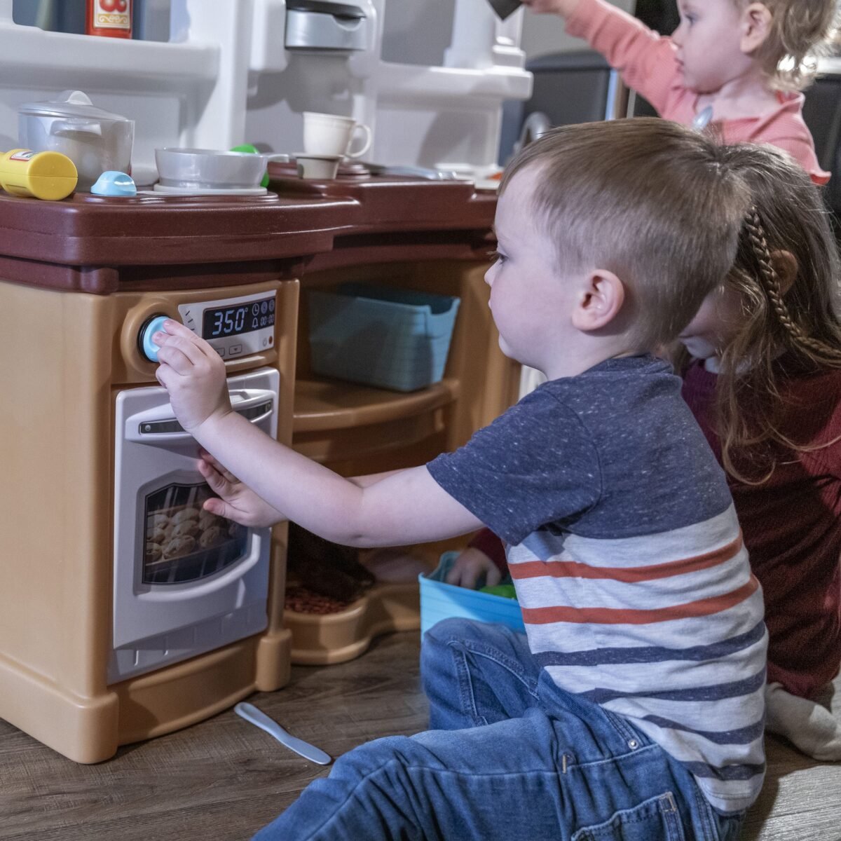 Didelė vaikiška žaidimų virtuvėlė su garsais, šviesomis ir priedais – Paveikslėlis 10