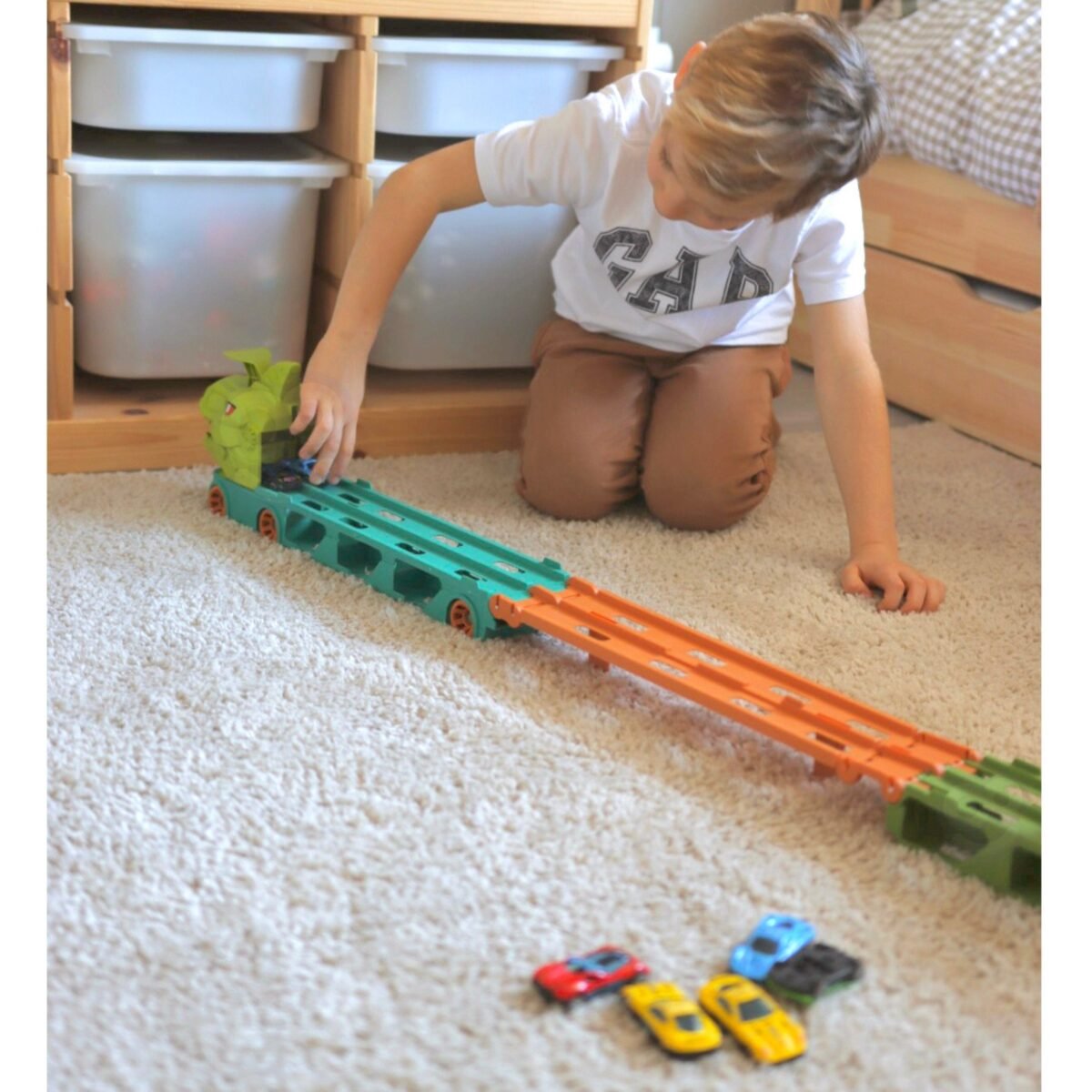 Dinozauro transporteris su išskleidžiama 2,1 m trasa automobiliukams – Paveikslėlis 7