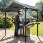 Grilio pavėsinė su šlaitiniu stogu ir šoninėmis lentynomis – Paveikslėlis 9