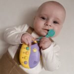 Interaktyvūs automobilio rakteliai su kramtuku