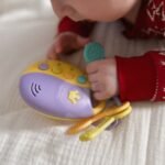 Interaktyvūs automobilio rakteliai su kramtuku