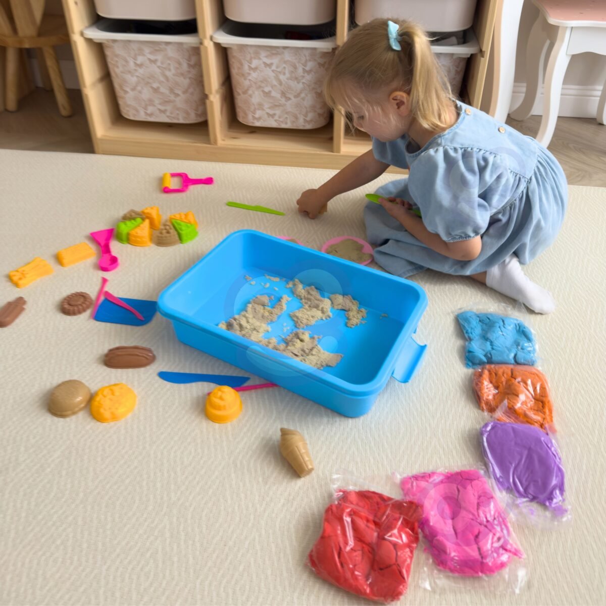 Kinetinio smėlio maisto gaminimo rinkinys su staliuku ir formelėmis – Paveikslėlis 6