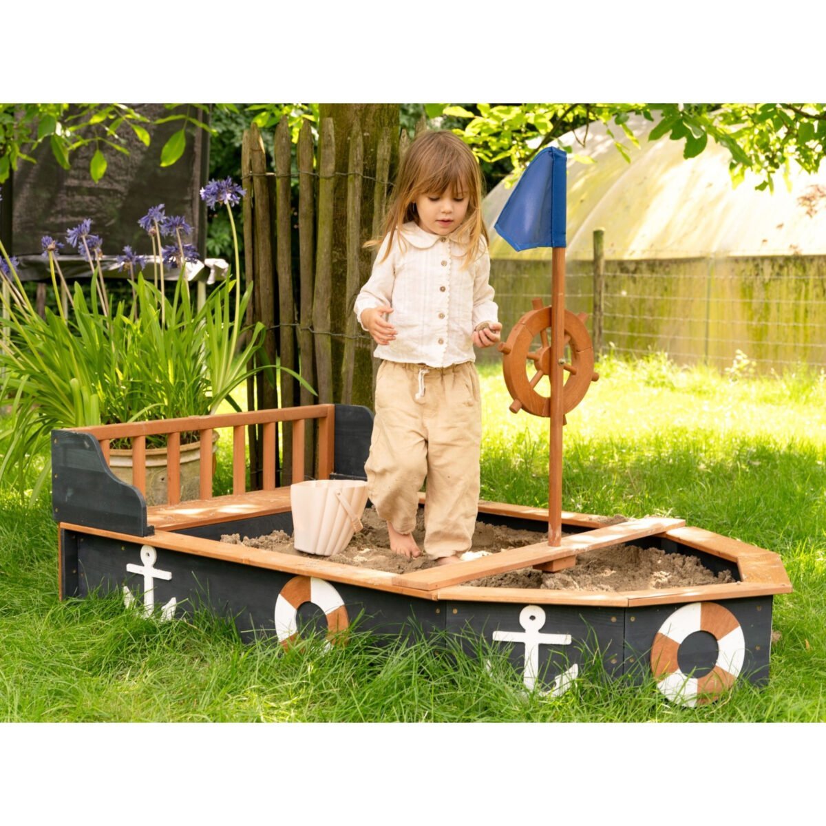 Medinė piratų laivo smėliadėžė su daiktadėže, suoliukais ir uždangalu – Paveikslėlis 7