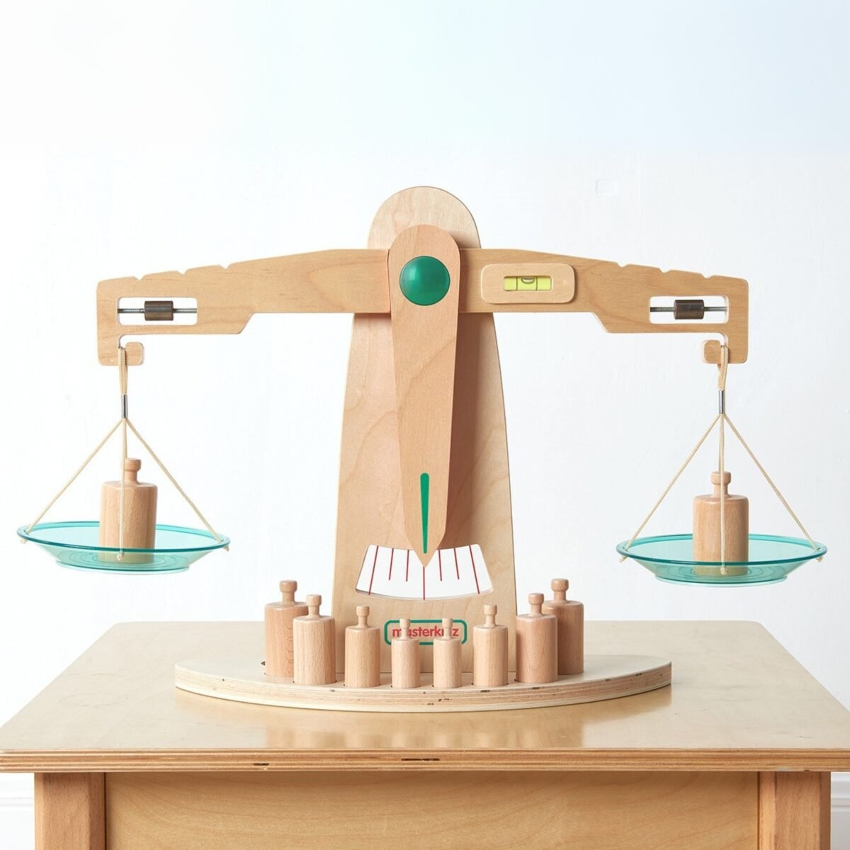 Medinės pusiausvyros svarstyklės su svarmenimis – Paveikslėlis 2
