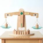 Medinės pusiausvyros svarstyklės su svarmenimis – Paveikslėlis 6