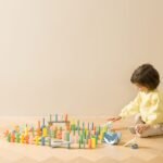 Medinis Montessori domino su jūrų gyvūnais ir kliūtimis