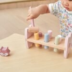 Medinis Montessori lavinamasis piramidės ir kalimo žaislo rinkinys