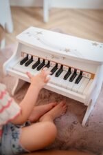 Medinis edukacinis pianinas su natų knygele vaikams