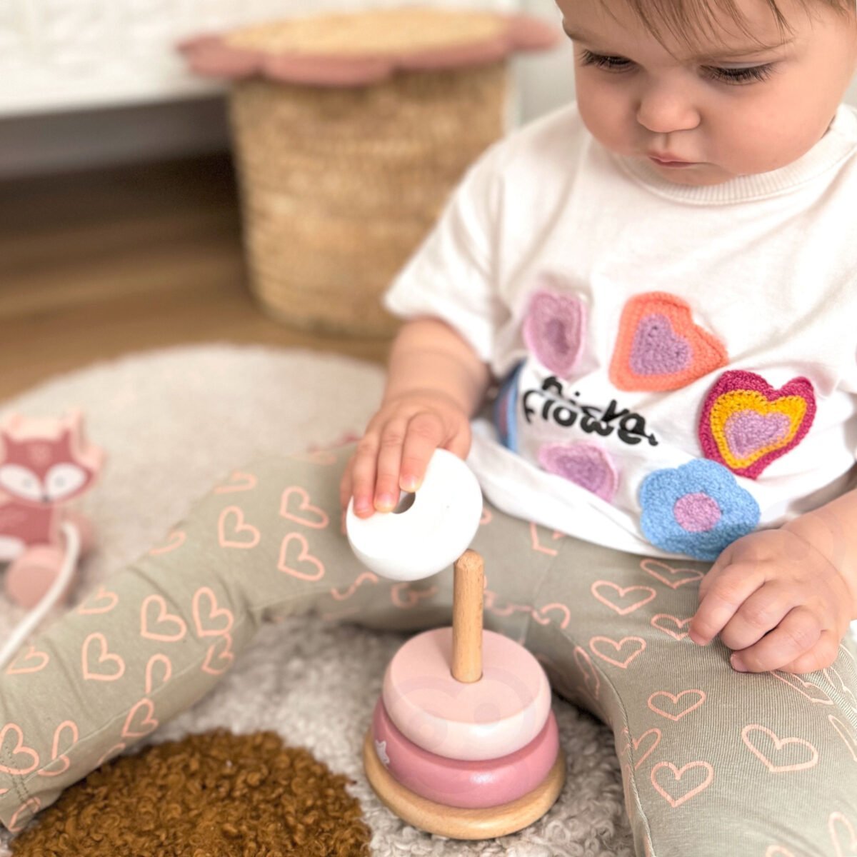 Medinis lavinamasis lapiuko rinkinys su piramide ir traukiamuoju lapiuku – Paveikslėlis 3