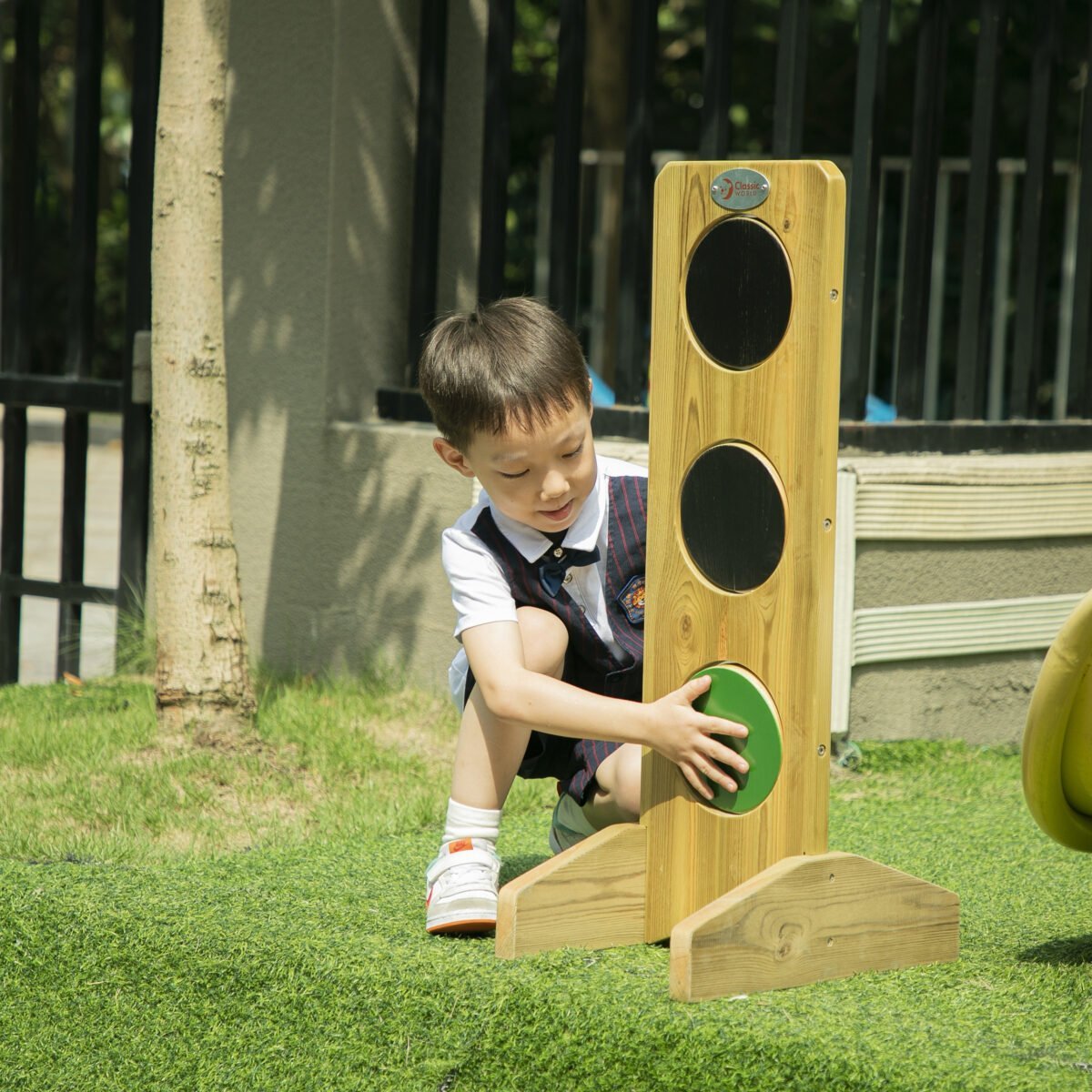 Medinis šviesoforas eismo taisyklėms su keičiamais diskais – Paveikslėlis 2
