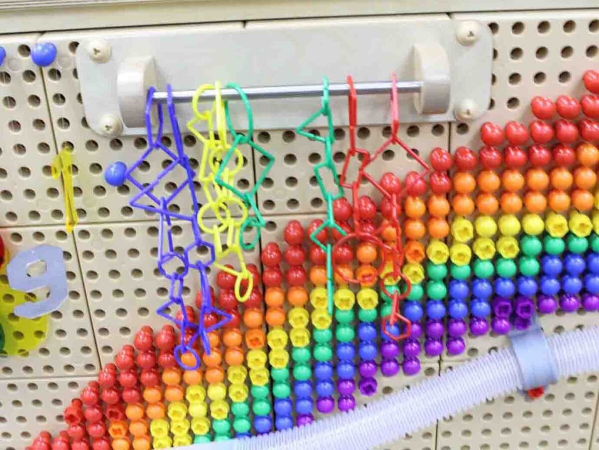 Pastatoma medinė lavinamoji lenta su ratukais STEM konstrukcijoms 166 x 125 cm – Paveikslėlis 3