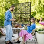 Plieninis sodo ekranas su gėlių raštais ir atrama vijokliams (122 x 45 x 198 cm) – Paveikslėlis 2