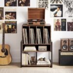 Plokštelių grotuvo staliukas su plačiu stalviršiu (Kaimiška ruda) – Paveikslėlis 2