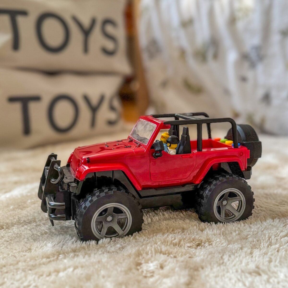 Raudonas inercinis džipas su garso ir šviesos efektais – Paveikslėlis 8