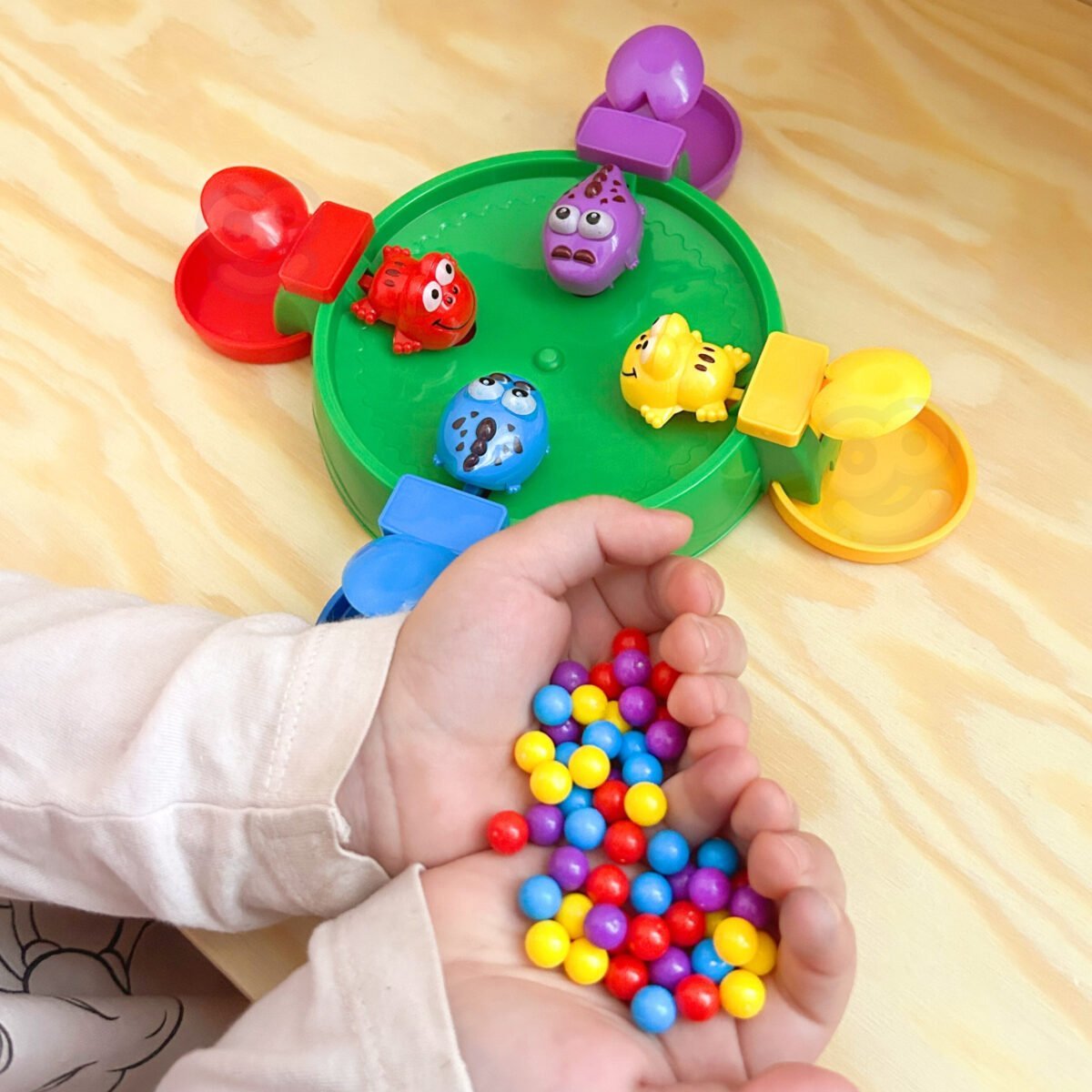 Reakcijos žaidimas: alkanų varlių ir krokodilų maitinimas – Paveikslėlis 5