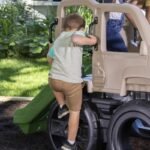 Safari visureigio žaidimų aikštelė su čiuožykla
