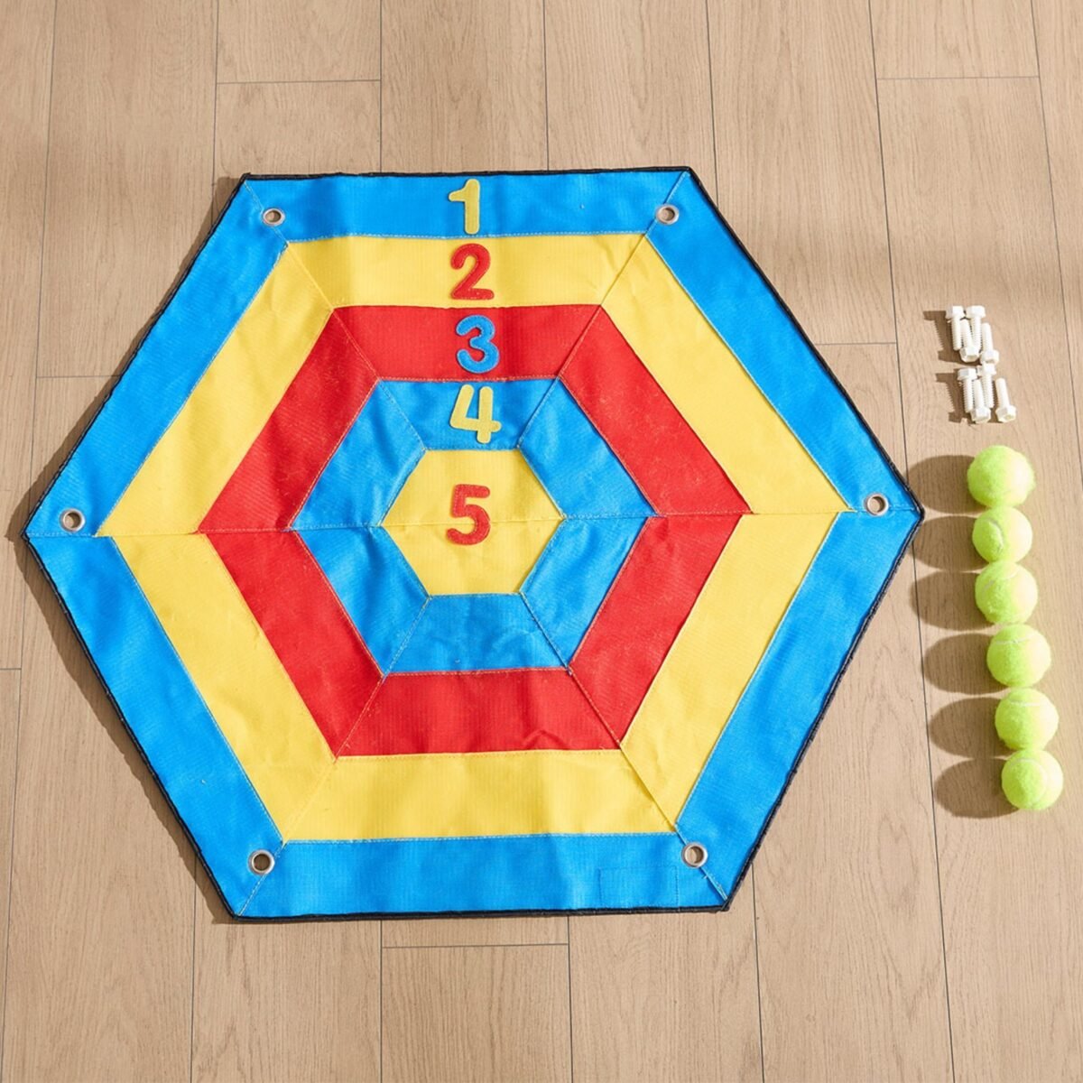 Šešiakampis mėtymo žaidimas su limpančiais kamuoliukais – Paveikslėlis 3