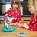 Stalo žaidimas miklumui su įsiutusiu rykliu – Paveikslėlis 12